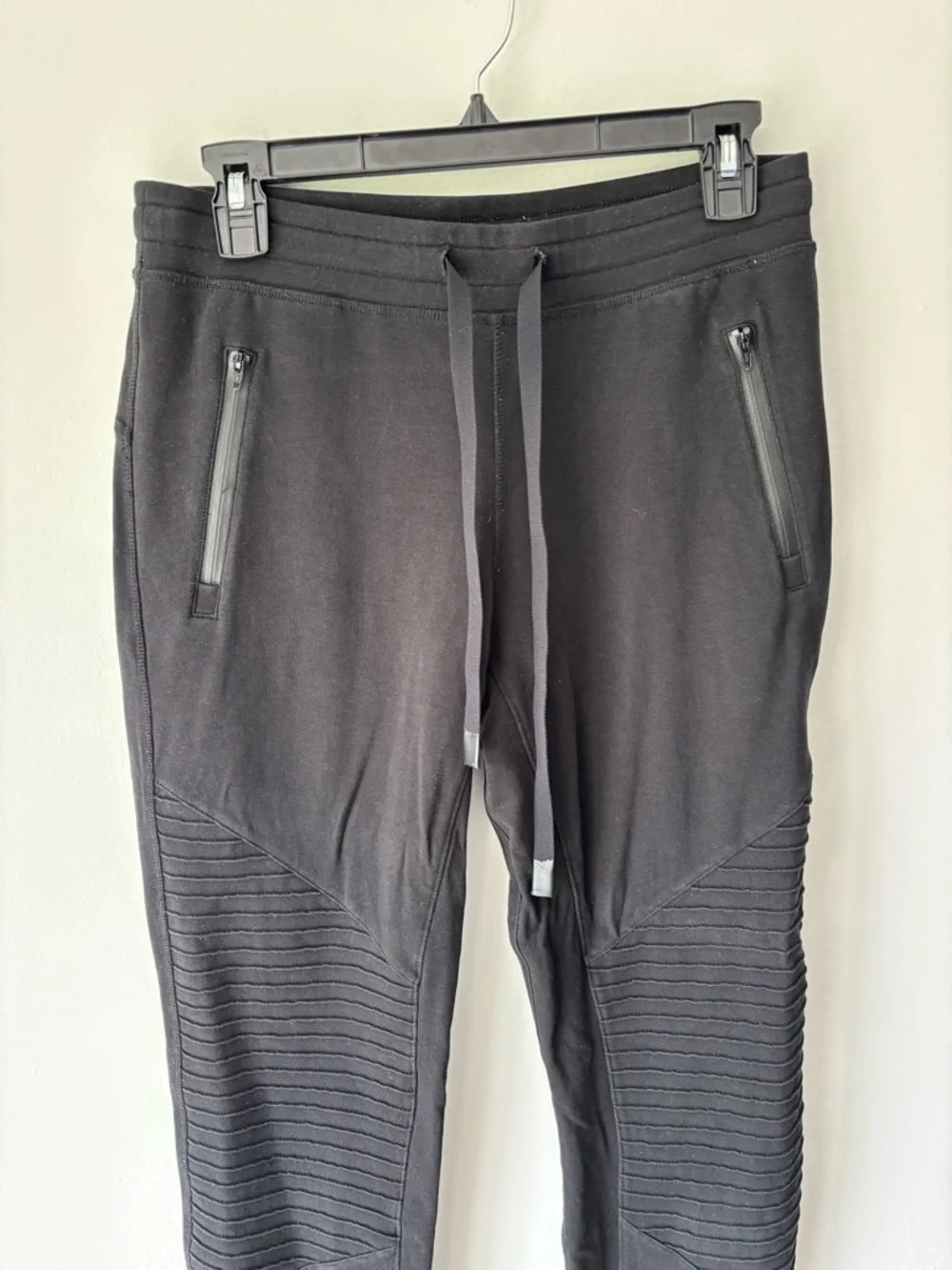 Alo Yoga Black Urban Moto Sweatpants Ribbed Joggers Drawstring Waist Athleisure